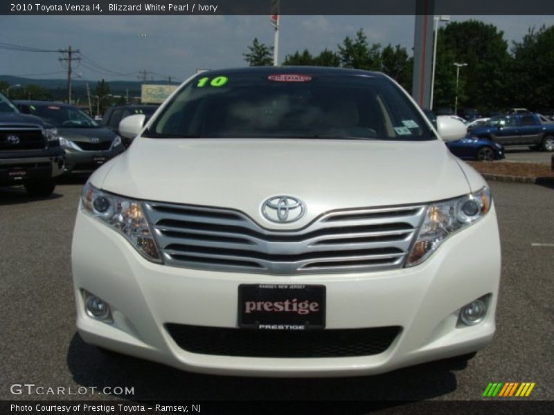 Blizzard White Pearl / Ivory 2010 Toyota Venza I4