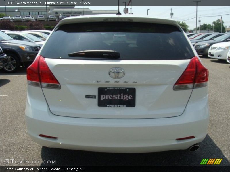 Blizzard White Pearl / Ivory 2010 Toyota Venza I4