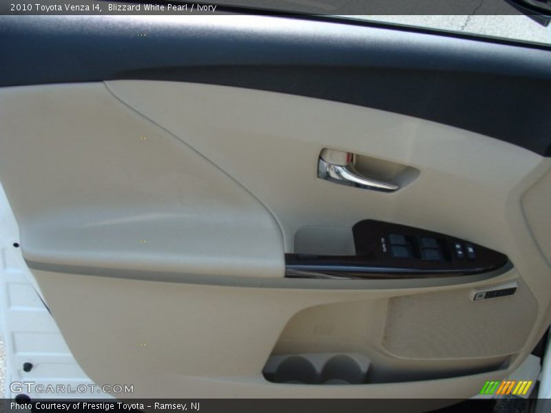Blizzard White Pearl / Ivory 2010 Toyota Venza I4