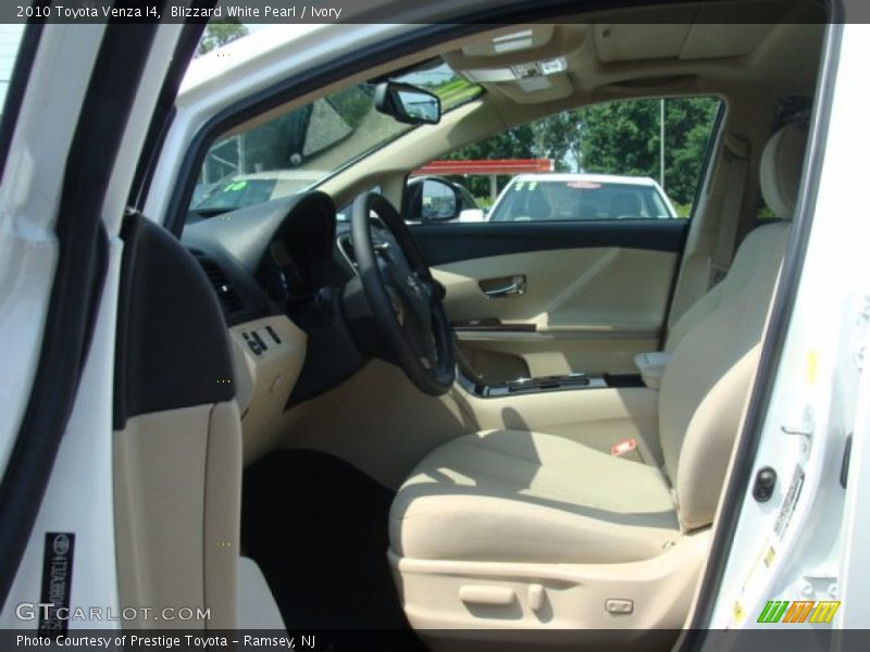 Blizzard White Pearl / Ivory 2010 Toyota Venza I4