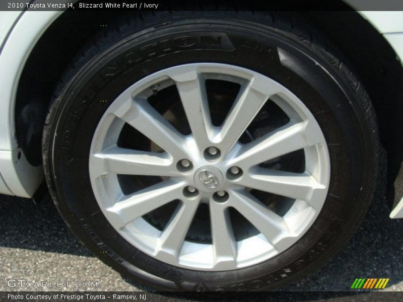 Blizzard White Pearl / Ivory 2010 Toyota Venza I4