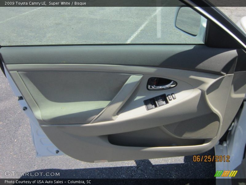 Super White / Bisque 2009 Toyota Camry LE