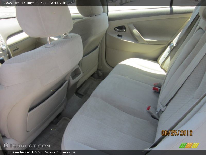 Super White / Bisque 2009 Toyota Camry LE