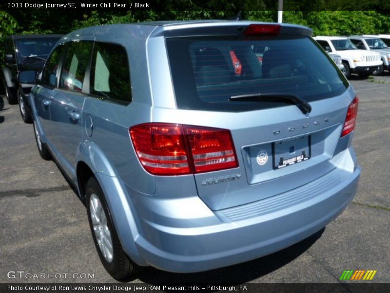 Winter Chill Pearl / Black 2013 Dodge Journey SE