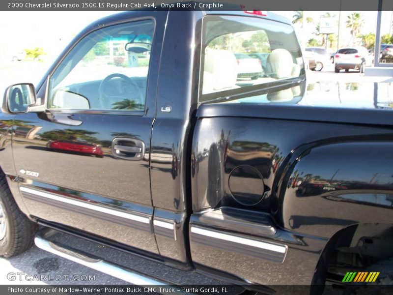 Onyx Black / Graphite 2000 Chevrolet Silverado 1500 LS Regular Cab 4x4