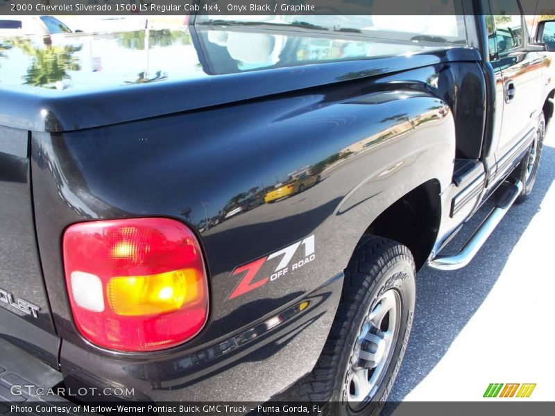 Onyx Black / Graphite 2000 Chevrolet Silverado 1500 LS Regular Cab 4x4