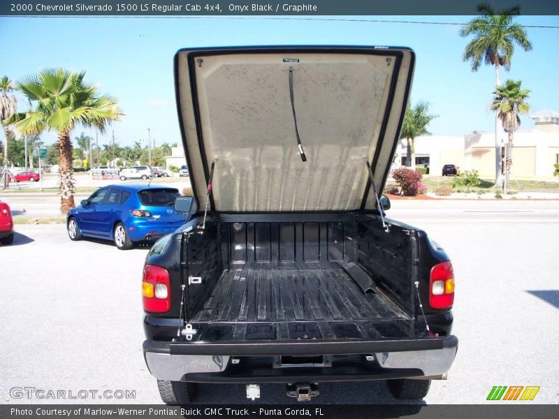 Onyx Black / Graphite 2000 Chevrolet Silverado 1500 LS Regular Cab 4x4