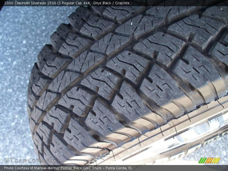 Onyx Black / Graphite 2000 Chevrolet Silverado 1500 LS Regular Cab 4x4