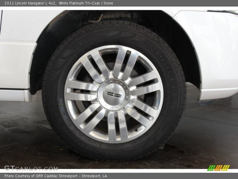  2011 Navigator L 4x2 Wheel