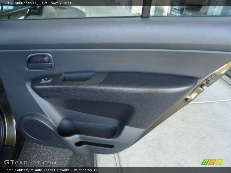 Door Panel of 2010 Rondo LX