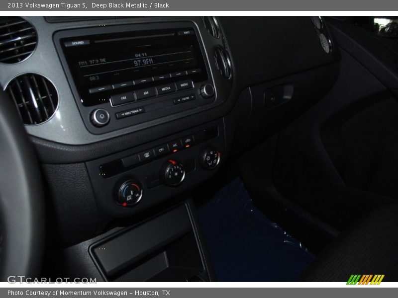 Deep Black Metallic / Black 2013 Volkswagen Tiguan S