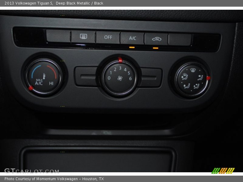 Deep Black Metallic / Black 2013 Volkswagen Tiguan S