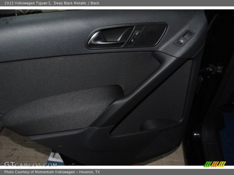 Deep Black Metallic / Black 2013 Volkswagen Tiguan S