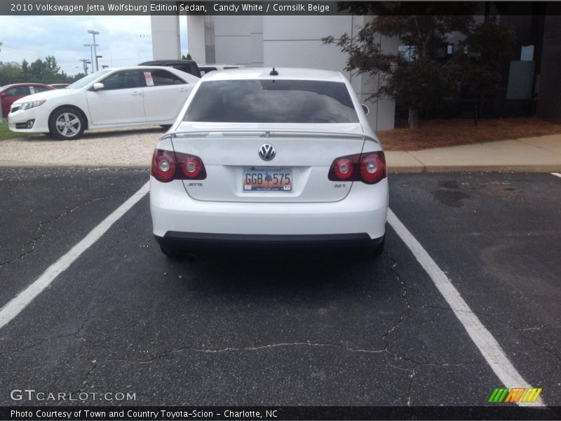 Candy White / Cornsilk Beige 2010 Volkswagen Jetta Wolfsburg Edition Sedan