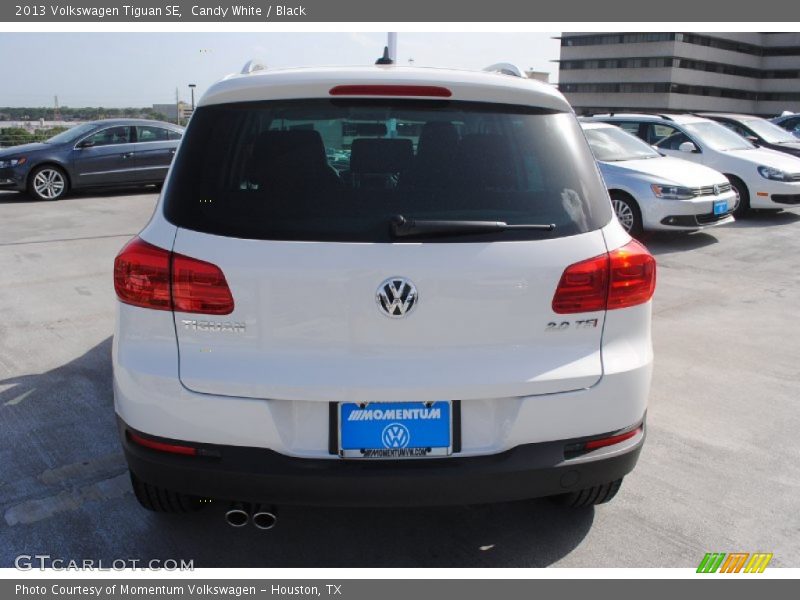 Candy White / Black 2013 Volkswagen Tiguan SE