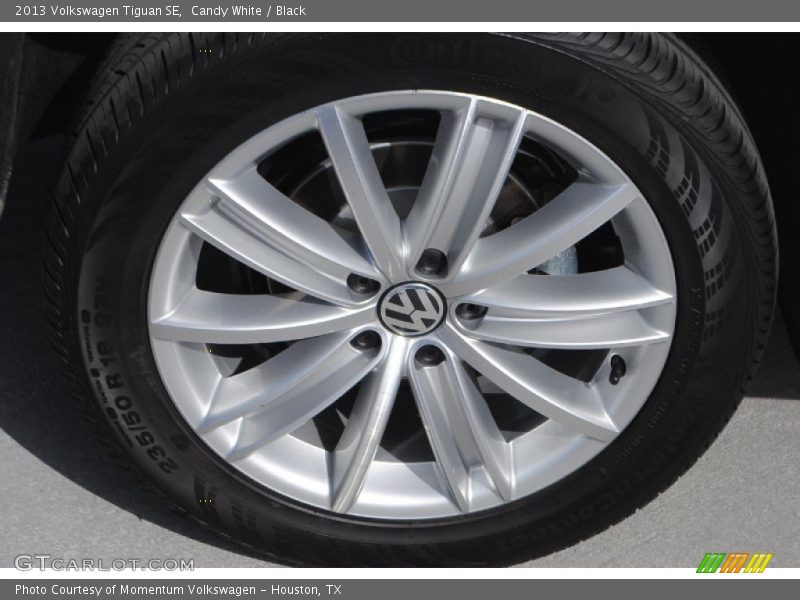 Candy White / Black 2013 Volkswagen Tiguan SE