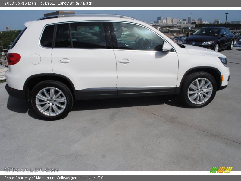Candy White / Black 2013 Volkswagen Tiguan SE