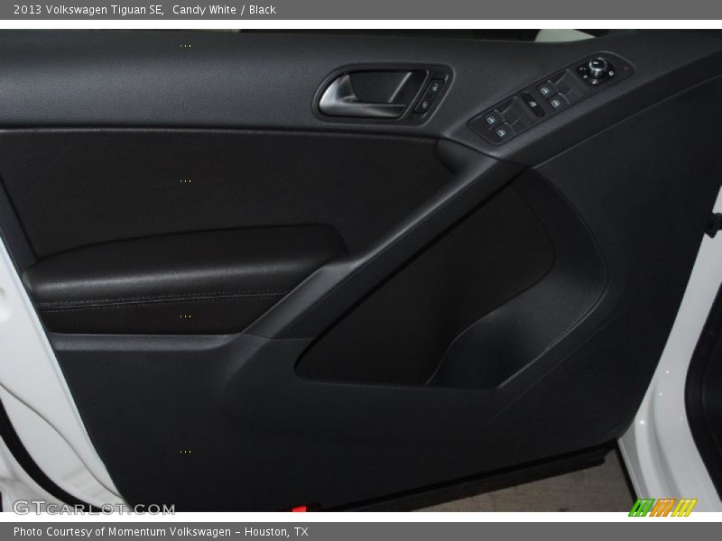 Candy White / Black 2013 Volkswagen Tiguan SE
