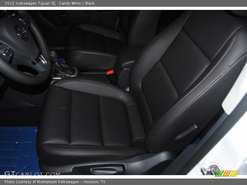 Candy White / Black 2013 Volkswagen Tiguan SE
