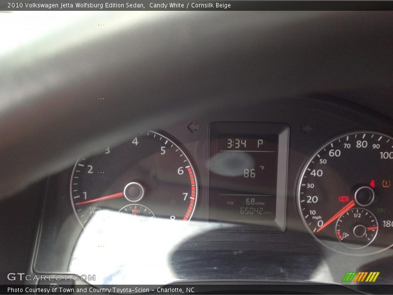 Candy White / Cornsilk Beige 2010 Volkswagen Jetta Wolfsburg Edition Sedan