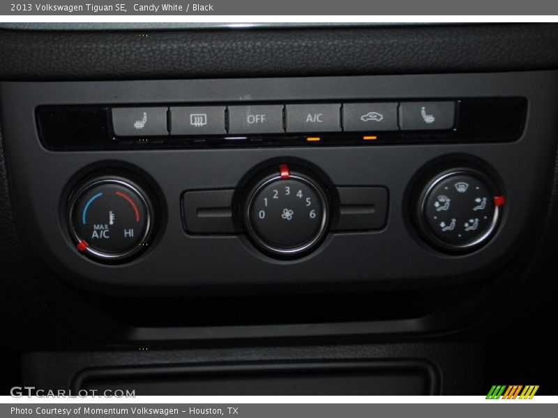 Candy White / Black 2013 Volkswagen Tiguan SE