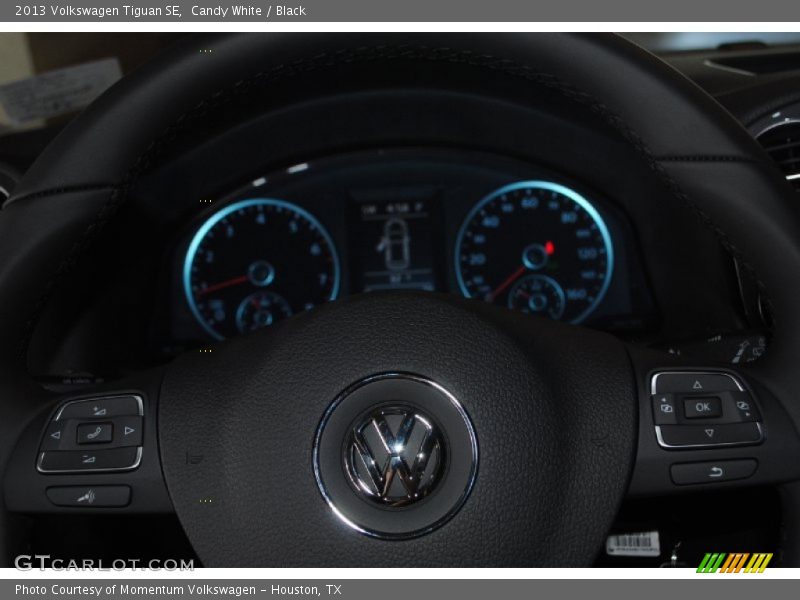 Candy White / Black 2013 Volkswagen Tiguan SE