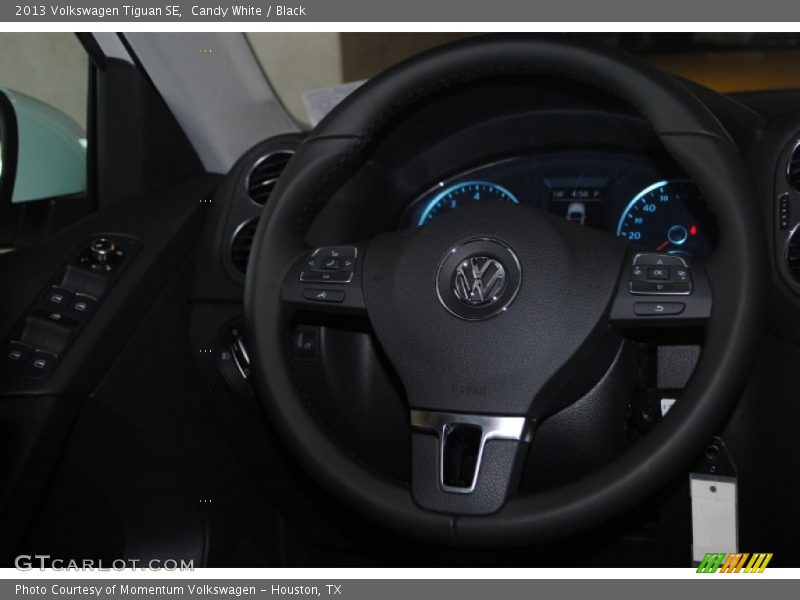 Candy White / Black 2013 Volkswagen Tiguan SE