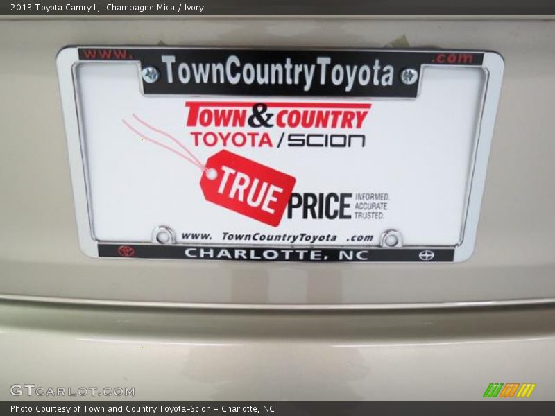Champagne Mica / Ivory 2013 Toyota Camry L