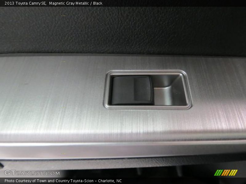 Magnetic Gray Metallic / Black 2013 Toyota Camry SE