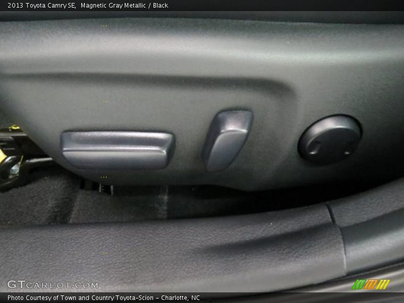 Magnetic Gray Metallic / Black 2013 Toyota Camry SE