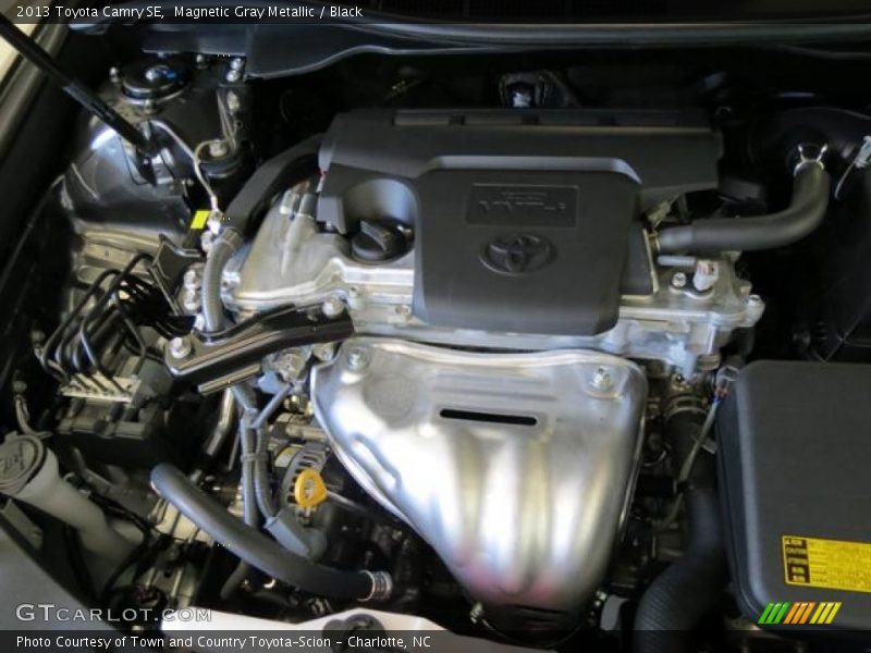 Magnetic Gray Metallic / Black 2013 Toyota Camry SE