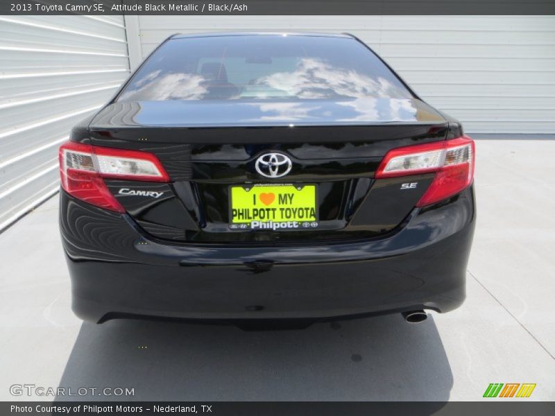 Attitude Black Metallic / Black/Ash 2013 Toyota Camry SE