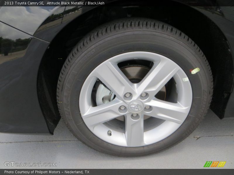 Attitude Black Metallic / Black/Ash 2013 Toyota Camry SE