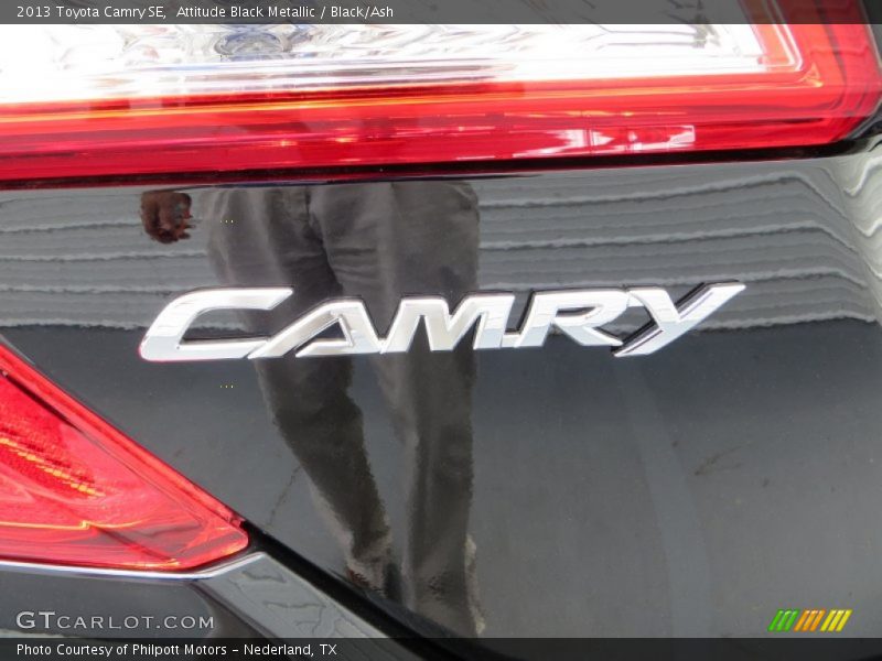 Attitude Black Metallic / Black/Ash 2013 Toyota Camry SE