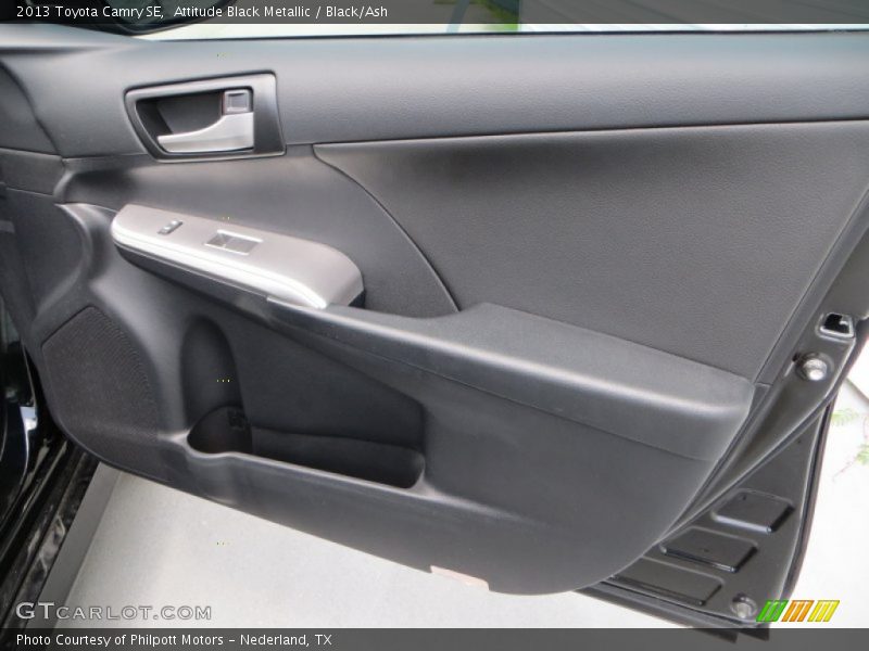 Attitude Black Metallic / Black/Ash 2013 Toyota Camry SE