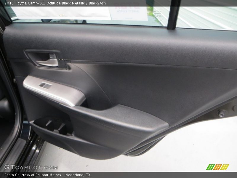 Attitude Black Metallic / Black/Ash 2013 Toyota Camry SE