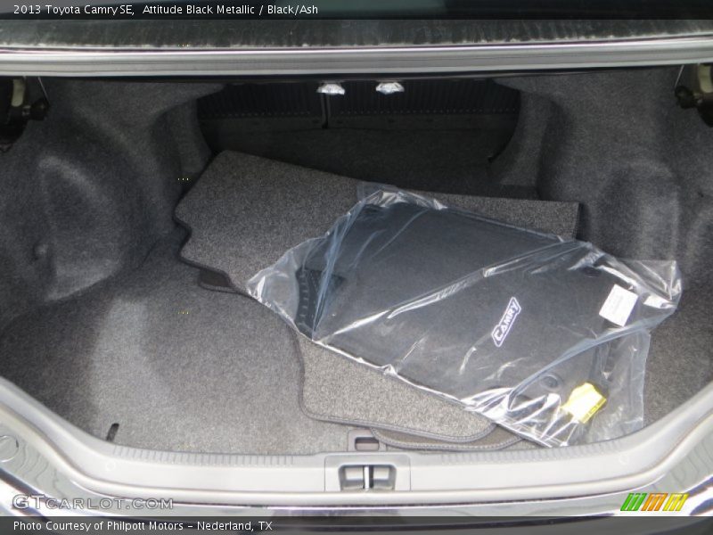Attitude Black Metallic / Black/Ash 2013 Toyota Camry SE