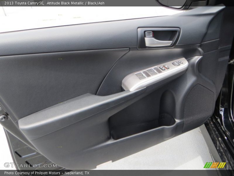Attitude Black Metallic / Black/Ash 2013 Toyota Camry SE