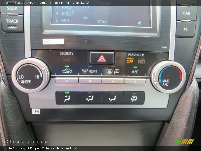 Attitude Black Metallic / Black/Ash 2013 Toyota Camry SE