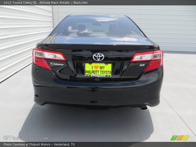 Attitude Black Metallic / Black/Ash 2013 Toyota Camry SE