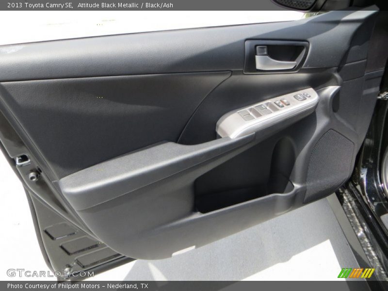 Attitude Black Metallic / Black/Ash 2013 Toyota Camry SE