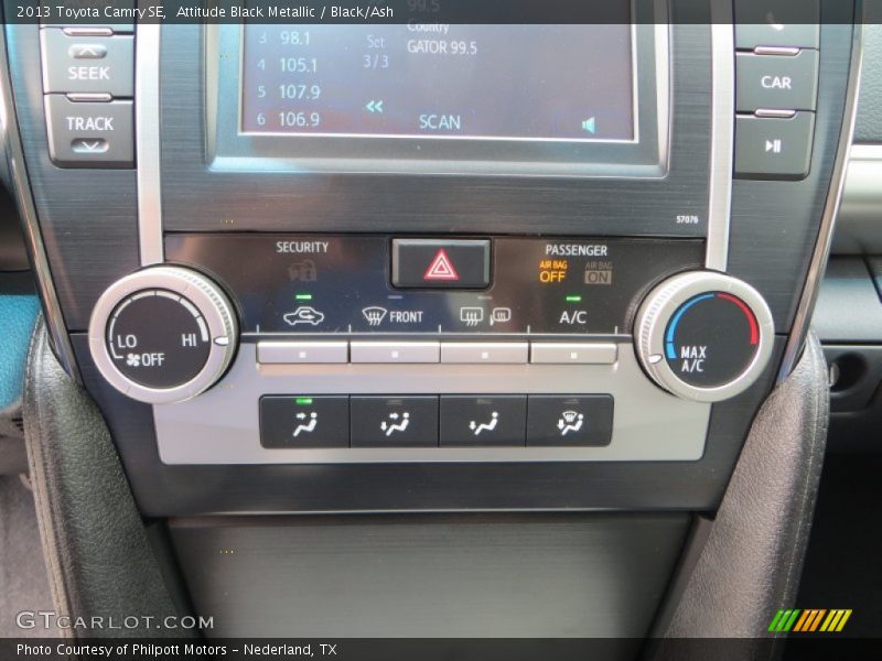 Attitude Black Metallic / Black/Ash 2013 Toyota Camry SE