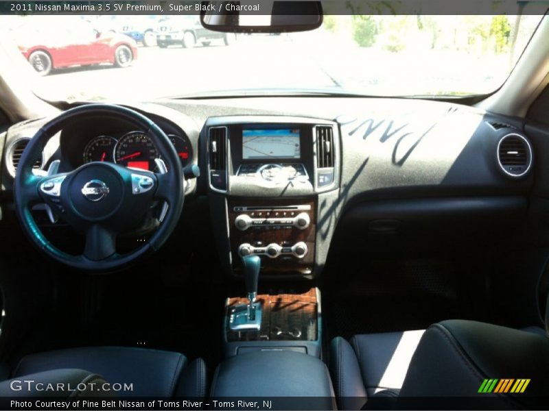 Super Black / Charcoal 2011 Nissan Maxima 3.5 SV Premium