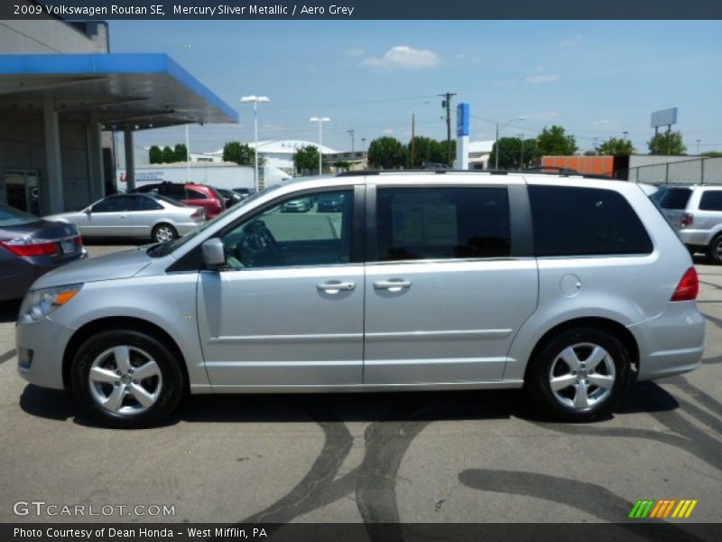 Mercury Sliver Metallic / Aero Grey 2009 Volkswagen Routan SE