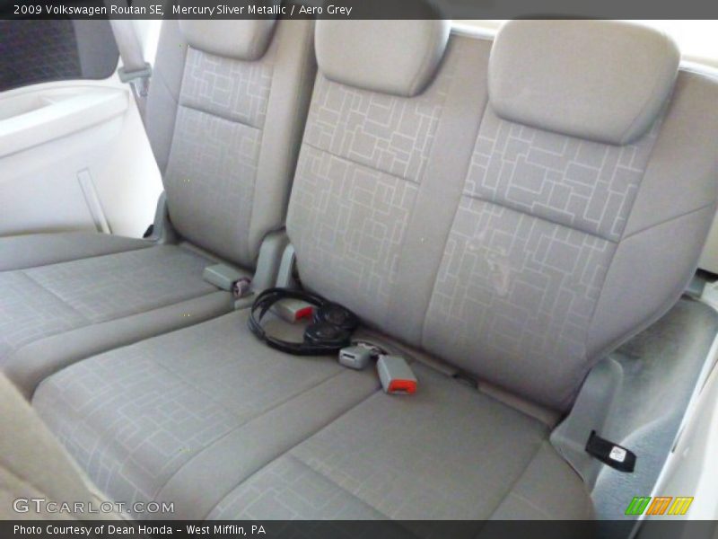 Mercury Sliver Metallic / Aero Grey 2009 Volkswagen Routan SE