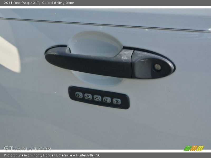 Oxford White / Stone 2011 Ford Escape XLT