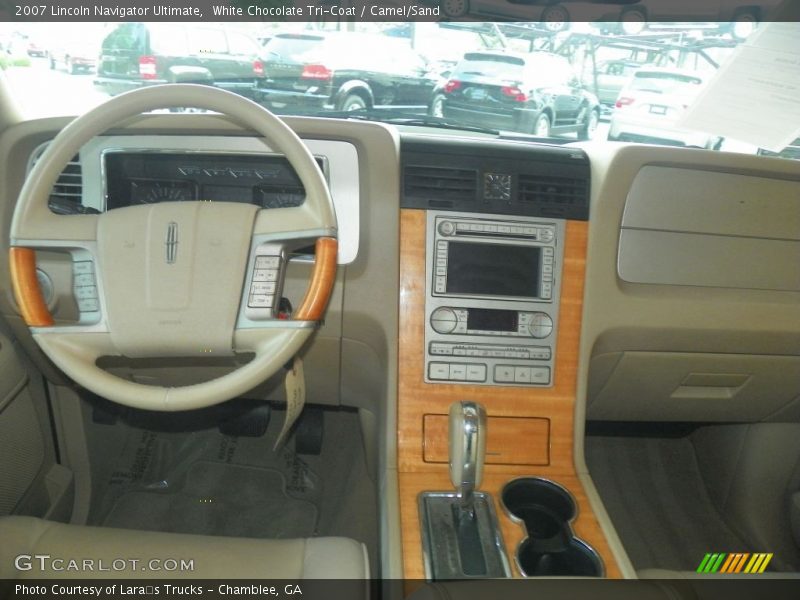 White Chocolate Tri-Coat / Camel/Sand 2007 Lincoln Navigator Ultimate