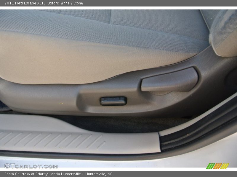Oxford White / Stone 2011 Ford Escape XLT