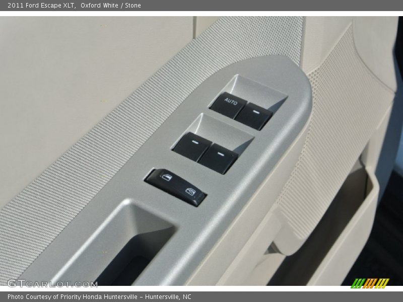 Oxford White / Stone 2011 Ford Escape XLT