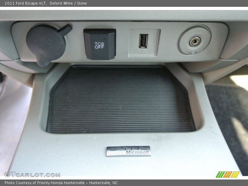 Oxford White / Stone 2011 Ford Escape XLT